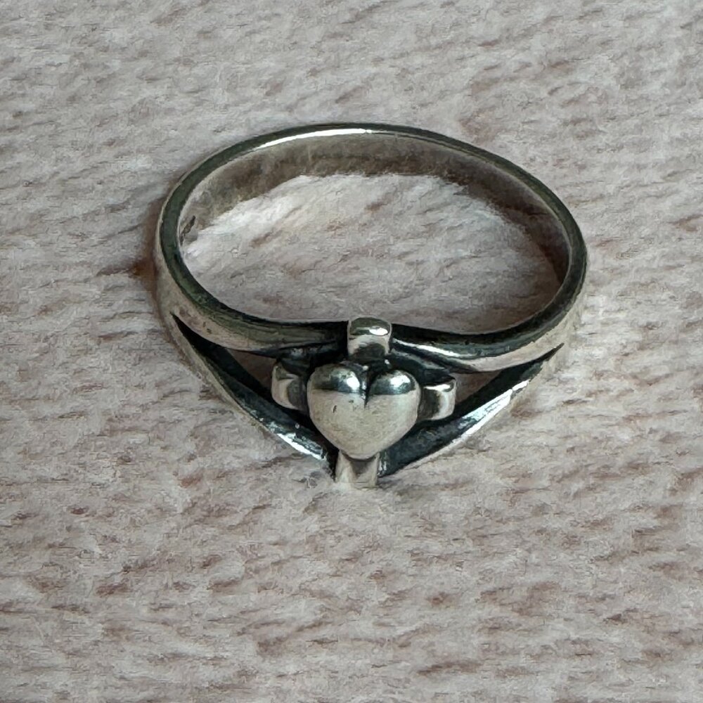 💍✝️ Retired James Avery Sterling Silver Cross with Heart Ring ✝️💍